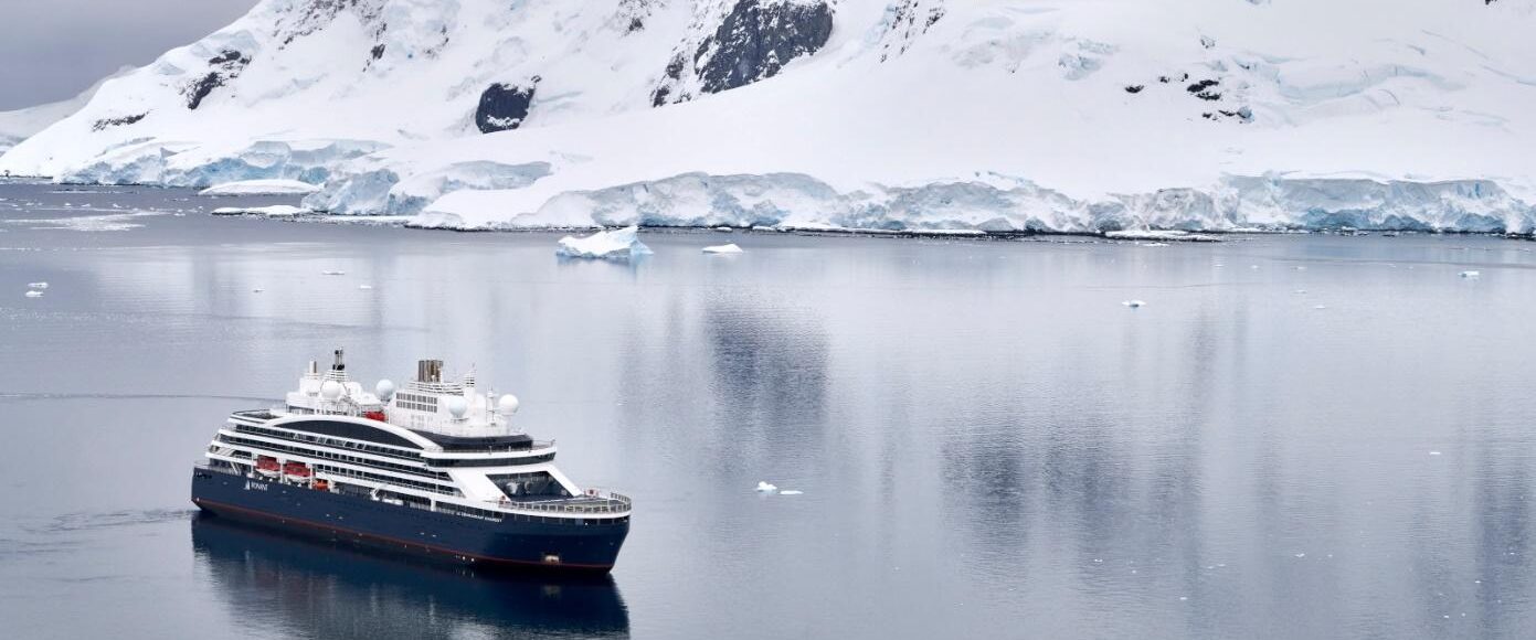 PONANT heads into the heart of the Weddell Sea ice